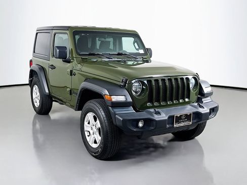 Used 2022 Jeep Wrangler Sport AWD/4WD image 3