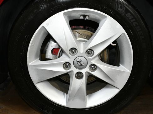 Used 2013 Hyundai Elantra GLS w/ Preferred Pkg image 67