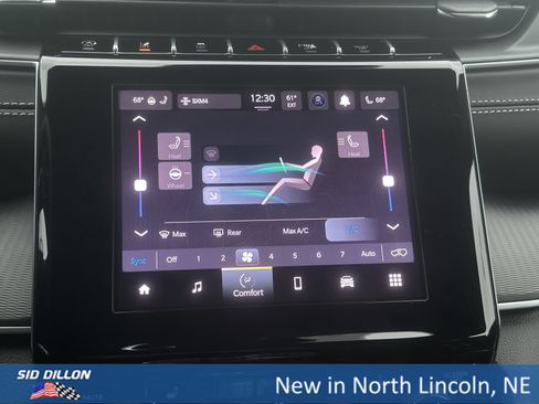 New 2025 Jeep Grand Cherokee Altitude image 11