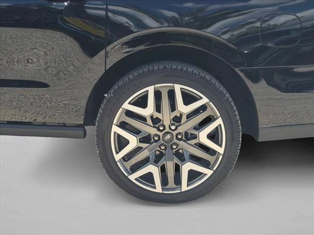 Used 2026 Ford Expedition Max Platinum w/ Platinum Ultimate Package AWD/4WD image 16