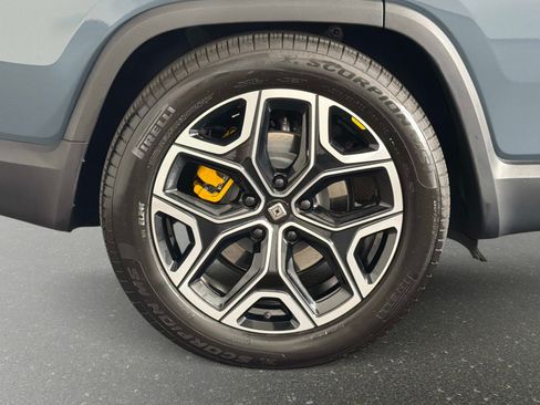 Used 2026 Rivian R1S Premium AWD/4WD image 17