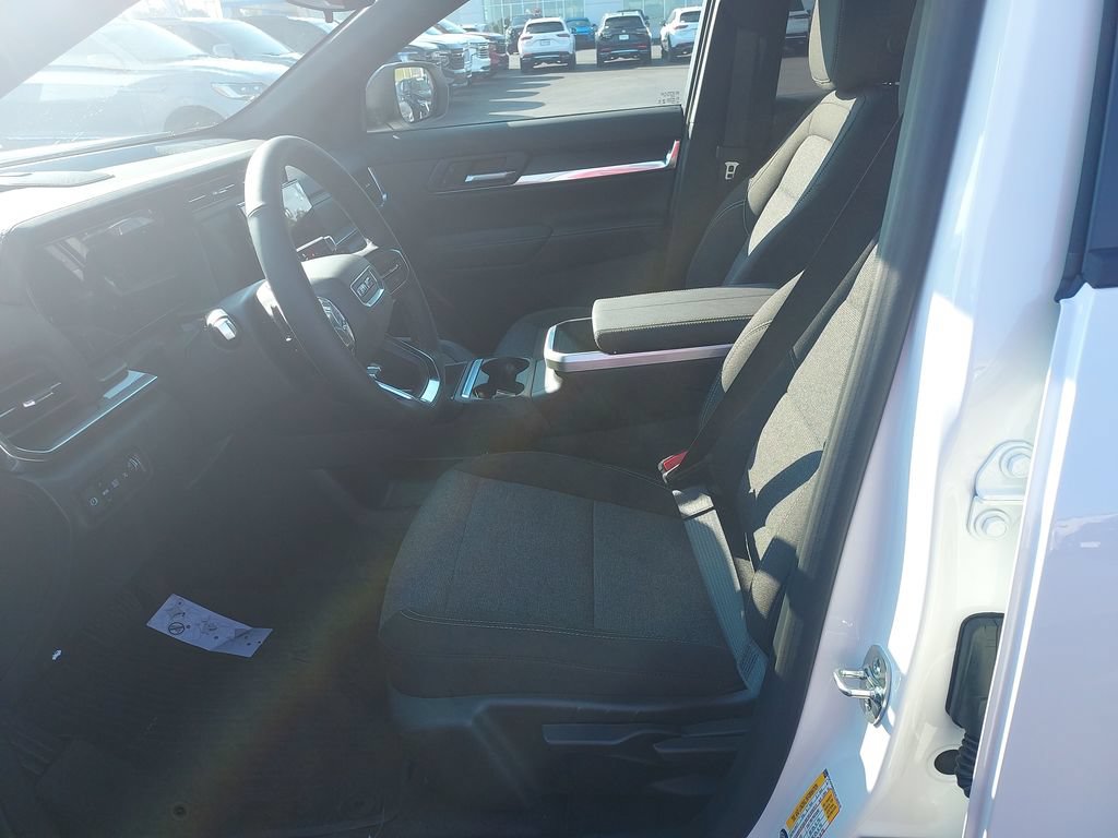 New 2027 GMC Terrain Elevation w/ LPO, Floor Liner Package FWD image 13