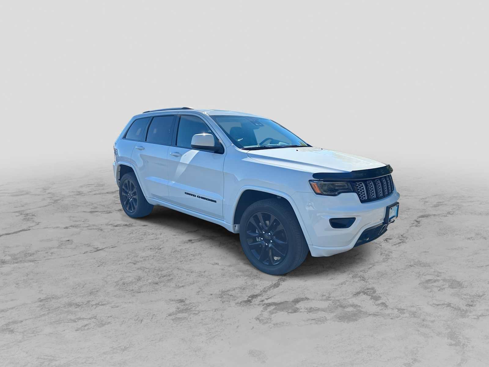Used 2020 Jeep Grand Cherokee Altitude AWD/4WD image 2