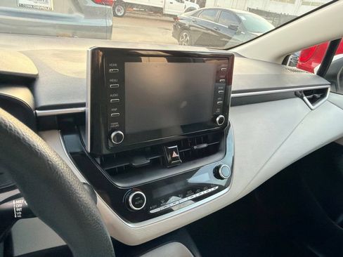 Used 2020 Toyota Corolla LE FWD image 13