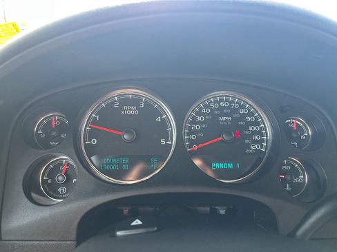 Used 2014 GMC Sierra 2500 SLT w/ Suspension Package, Off-Road AWD/4WD image 19
