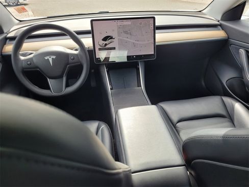 Used 2020 Tesla Model 3 Standard Range image 14