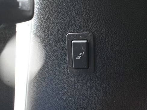 Used 2020 GMC Yukon Denali w/ Denali Ultimate Black Edition image 49