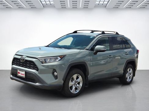 Used 2020 Toyota RAV4 XLE w/ XLE Grade Weather Package AWD/4WD image 8