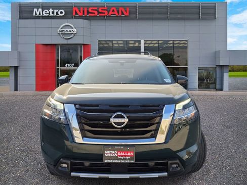 Certified 2023 Nissan Pathfinder SL image 2