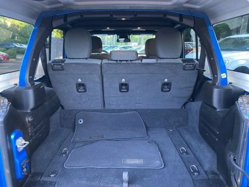 Used 2024 Jeep Wrangler Unlimited Sahara AWD/4WD image 27