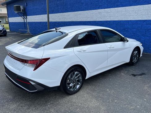 Used 2024 Hyundai Elantra SEL image 19