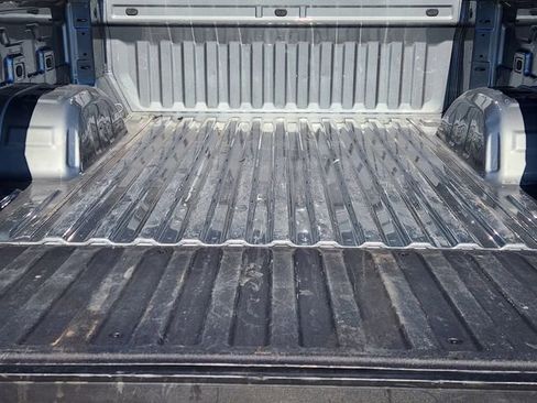 Used 2025 Chevrolet Silverado 1500 LT image 33