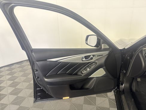 Used 2023 INFINITI Q50 Luxe w/ Cargo Package RWD image 13