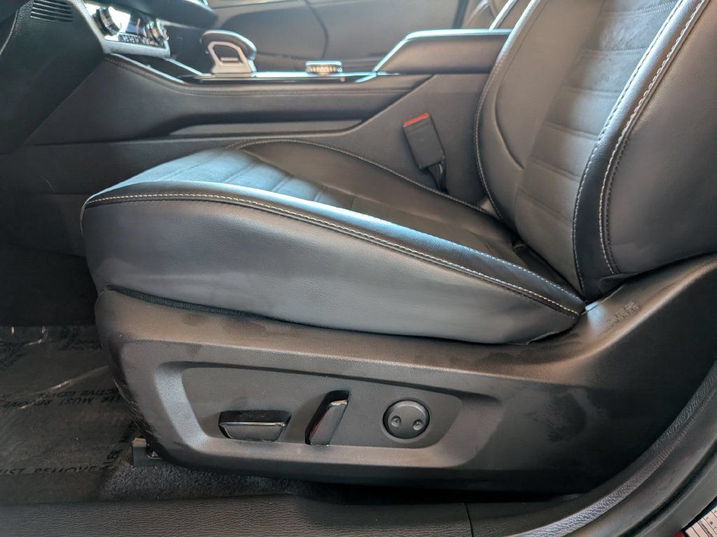 Used 2025 Mitsubishi Outlander SE AWD/4WD image 14
