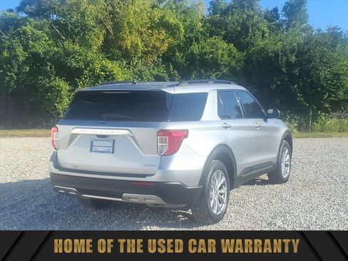 Used 2021 Ford Explorer XLT w/ Equipment Group 202A image 4