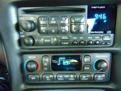 Used 2001 Chevrolet Corvette Coupe w/ Preferred Equipment Group1 RWD image 15