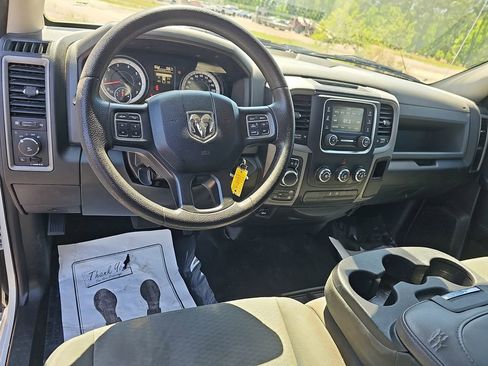 Used 2017 RAM 1500 Express AWD/4WD image 19