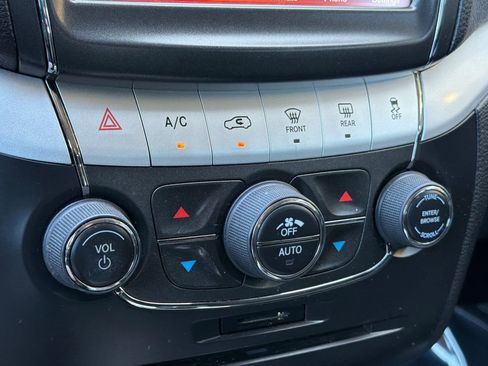 Used 2013 Dodge Journey SXT w/ Flexible Seating Group FWD image 21