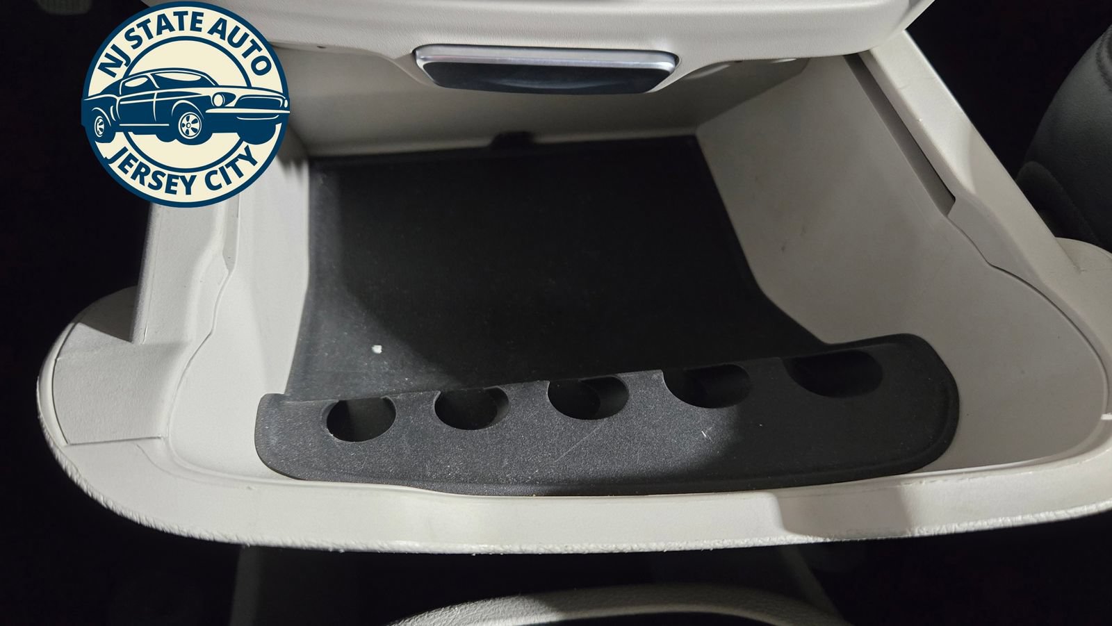 Used 2024 Chrysler Pacifica Limited FWD image 23