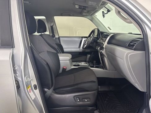 Used 2011 Toyota 4Runner SR5 AWD/4WD image 4