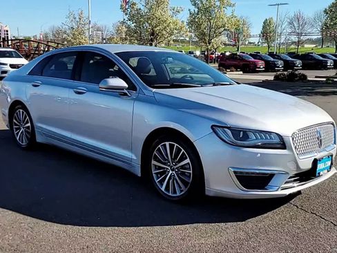 Used 2018 Lincoln MKZ Premiere image 2