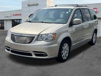 Used 2014 Chrysler Town & Country Touring FWD video 3