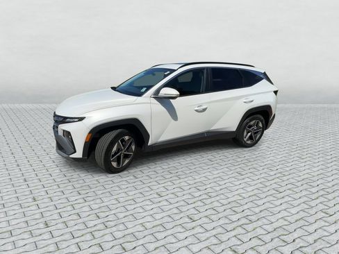 Used 2025 Hyundai Tucson SEL FWD image 4