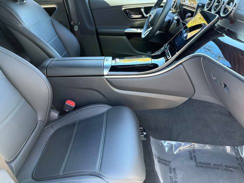 Used 2025 Mercedes-Benz GLC 300 image 22