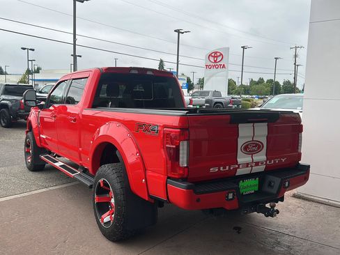 Used 2019 Ford F250 Lariat w/ Lariat Ultimate Package AWD/4WD image 3