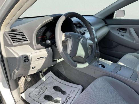 Used 2011 Toyota Camry LE FWD image 12