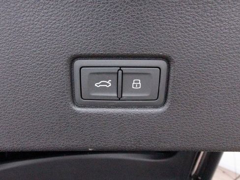 Used 2021 Audi SQ5 Prestige w/ Prestige Package image 46