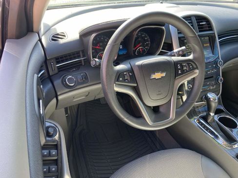 Used 2015 Chevrolet Malibu LT image 2