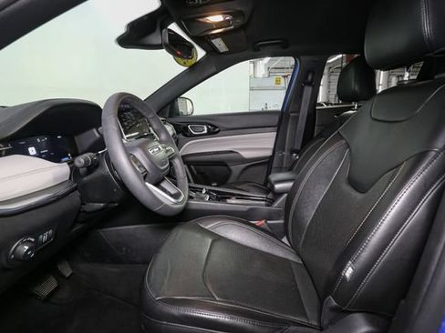 Used 2023 Jeep Compass Limited w/ Elite Group AWD/4WD image 39