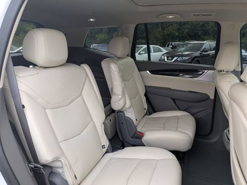 Used 2021 Cadillac XT6 Premium Luxury FWD image 25