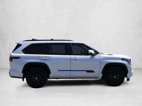 Used 2024 Toyota Sequoia Platinum AWD/4WD image 4