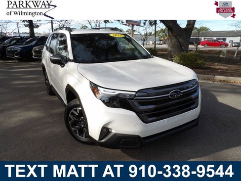 Used 2025 Subaru Forester Premium w/ Convenience Package #1 image 1