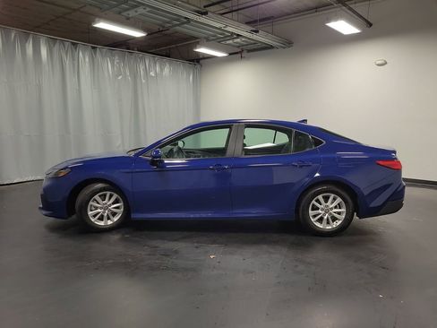 Used 2025 Toyota Camry LE w/ Convenience Package FWD image 5