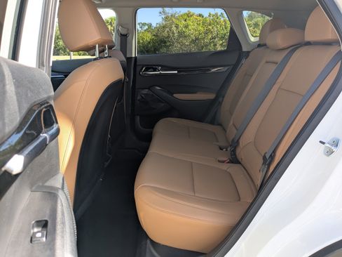 Certified 2025 Kia Seltos EX w/ EX Sunroof Package image 16