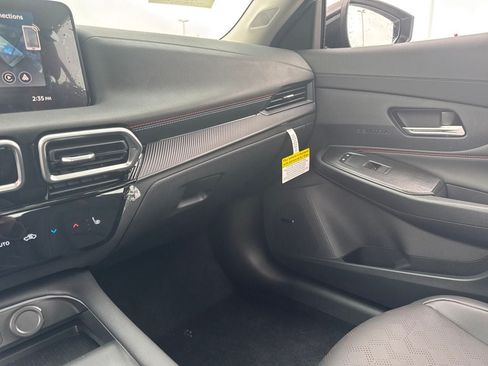 New 2026 Nissan Sentra SR w/ SR Premium Package FWD image 20
