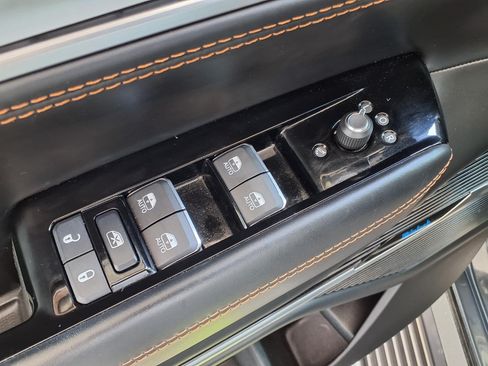 Used 2023 Jeep Grand Wagoneer Series III AWD/4WD image 15