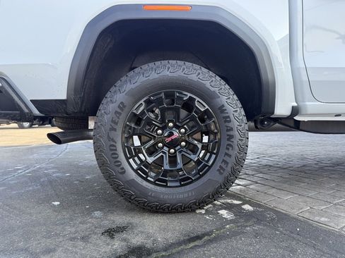 New 2026 GMC Canyon Elevation w/ Convenience Package image 12