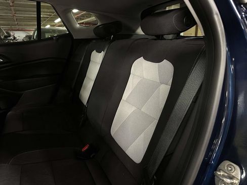 Used 2024 Chevrolet Trax LS w/ LS Convenience Package FWD image 13