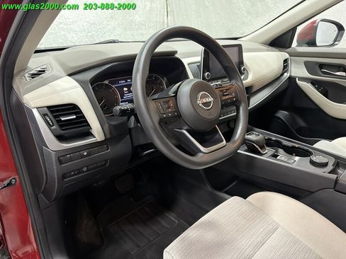 Used 2023 Nissan Rogue SV AWD/4WD image 3
