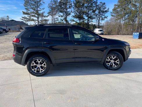 Used 2014 Jeep Cherokee Trailhawk w/ Leather Interior Group image 11