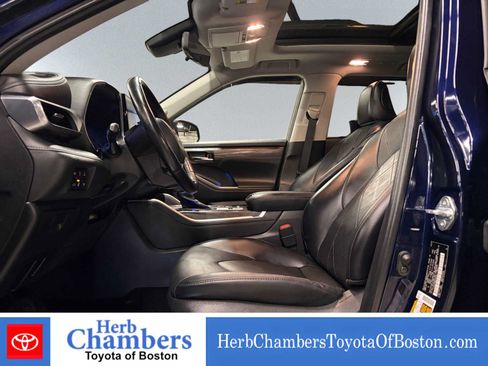Used 2022 Toyota Highlander Platinum AWD/4WD image 7