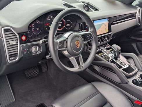 Certified 2023 Porsche Cayenne Coupe AWD/4WD image 4