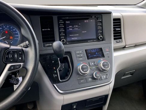 Used 2018 Toyota Sienna LE FWD image 7