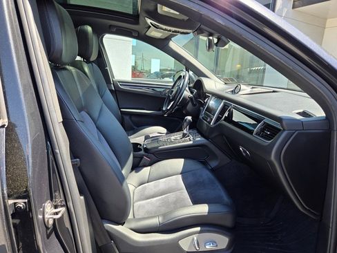 Used 2017 Porsche Macan image 12