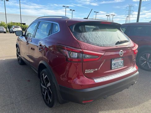 Used 2022 Nissan Rogue Sport SL w/ Premium Package FWD image 4