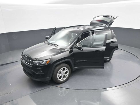 Used 2024 Jeep Compass Latitude AWD/4WD image 44
